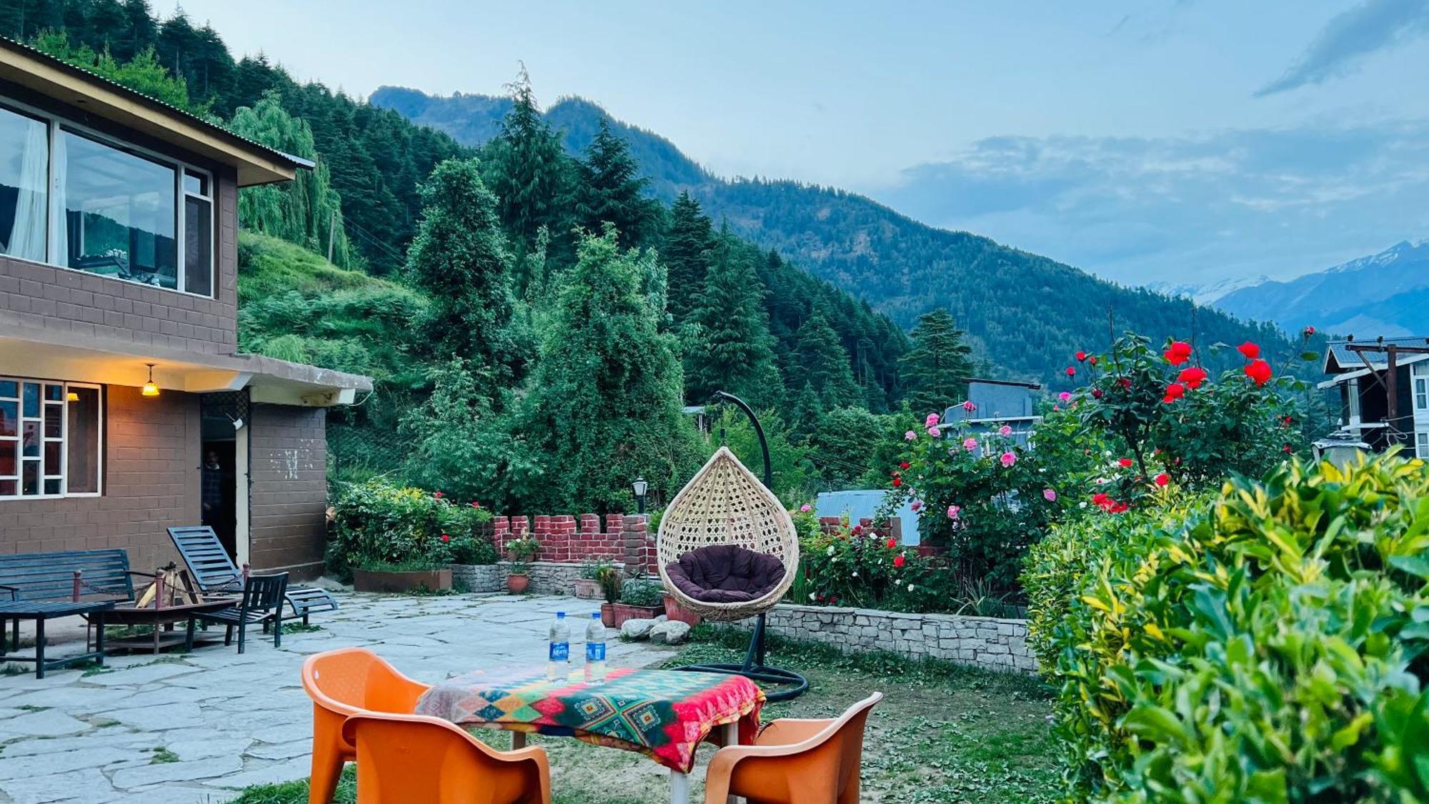 The Manu Emerald # Farmhouse # Top Selling Cottage In Manali # Peaceful Heritage Cozy Stay # Lawn With Bonfire # Most Awarded Exterior foto