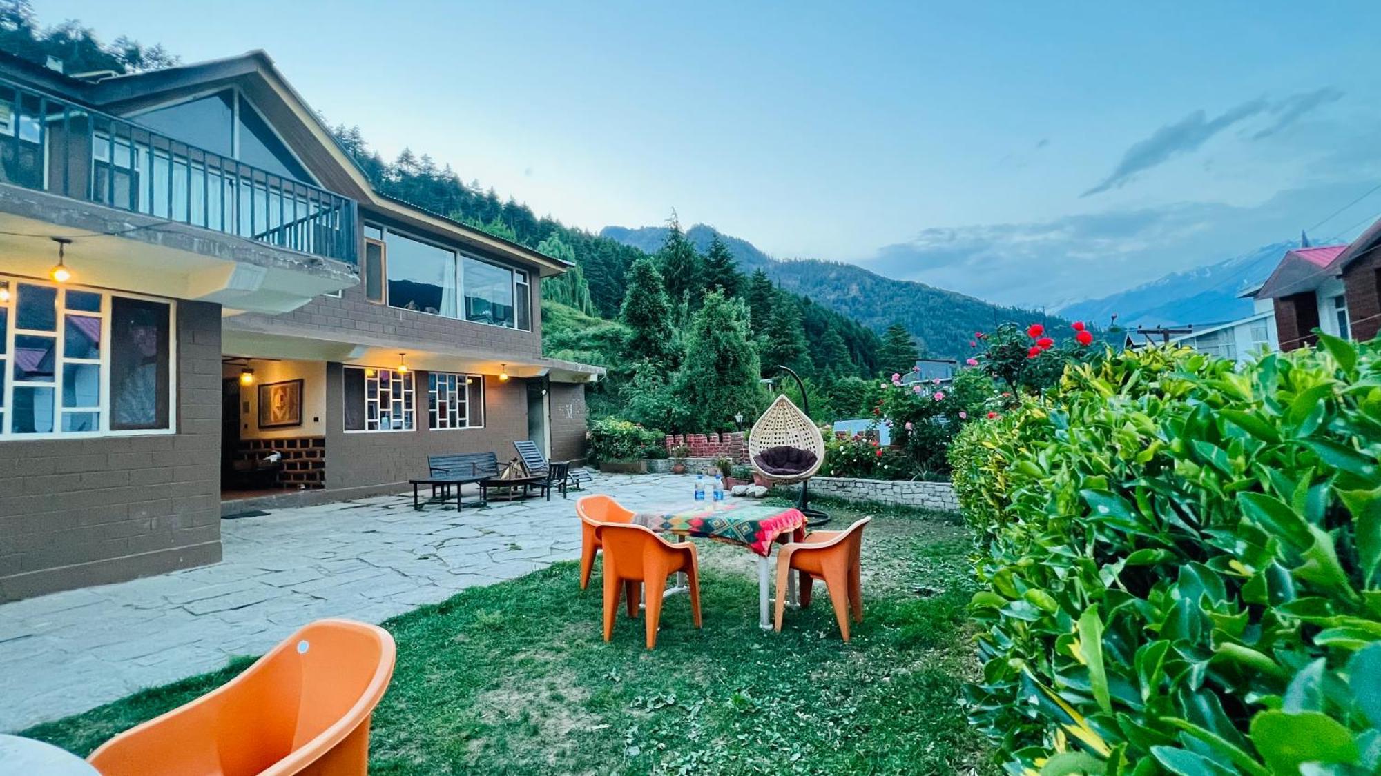 The Manu Emerald # Farmhouse # Top Selling Cottage In Manali # Peaceful Heritage Cozy Stay # Lawn With Bonfire # Most Awarded Exterior foto