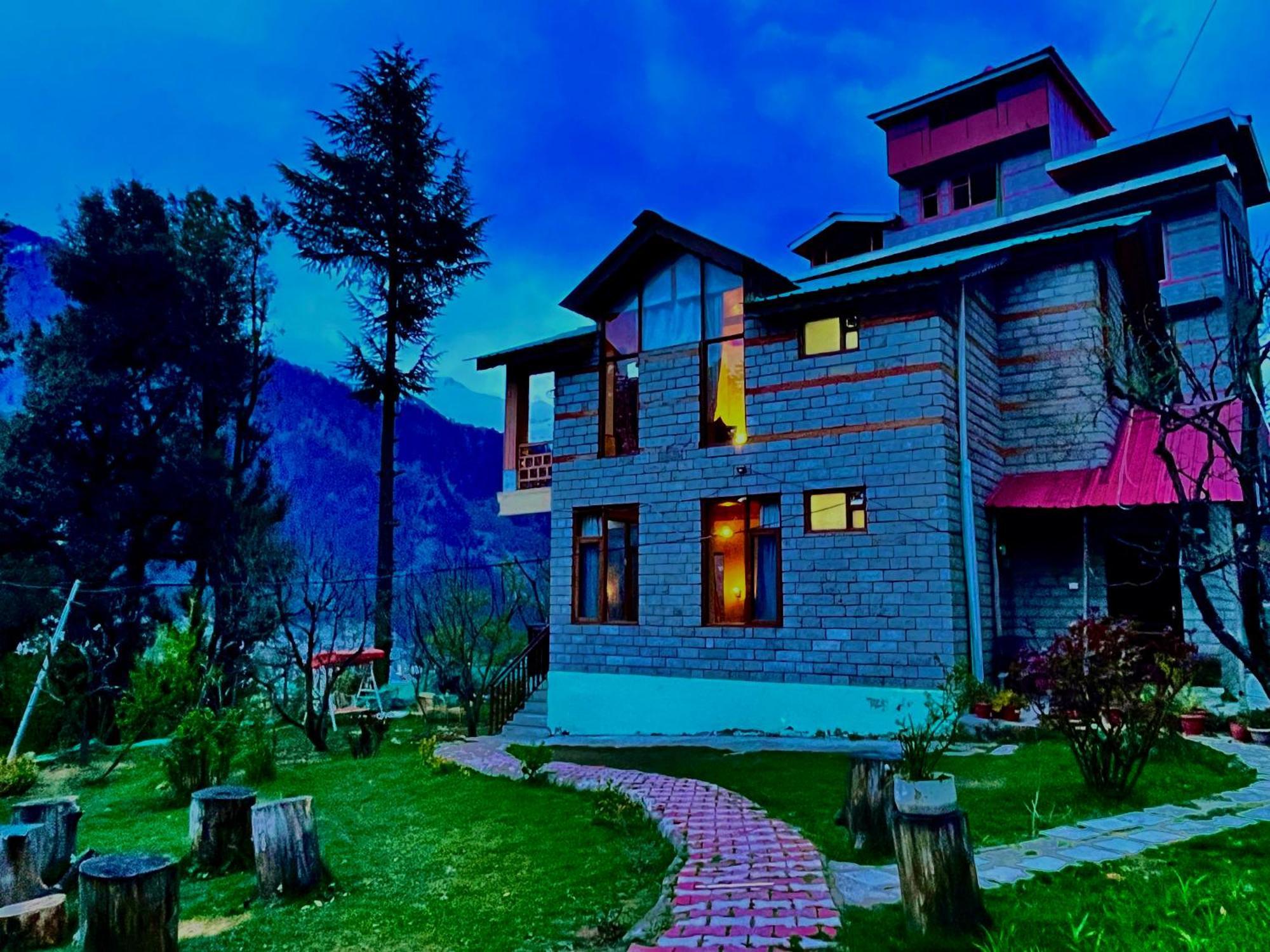 The Manu Emerald # Farmhouse # Top Selling Cottage In Manali # Peaceful Heritage Cozy Stay # Lawn With Bonfire # Most Awarded Exterior foto
